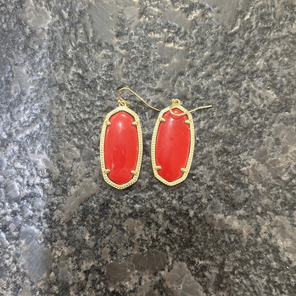 Kendra Scott Elle gold drop earrings in deep red